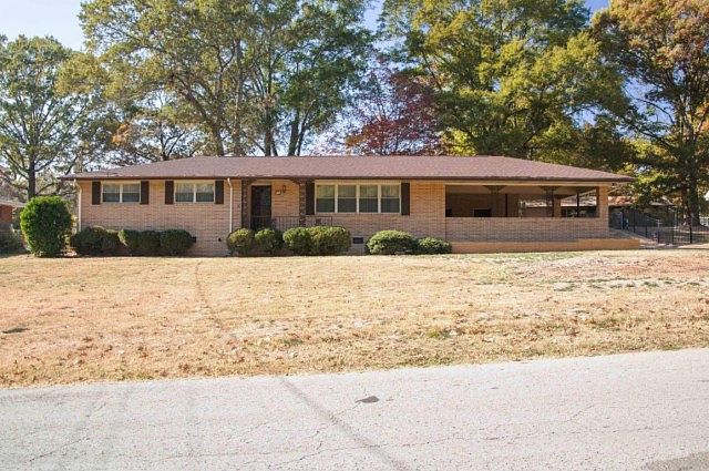 1st image of 137 Douglas Dr
