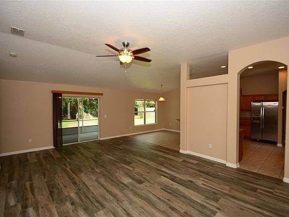 5th image of 27 Big Horn Dr