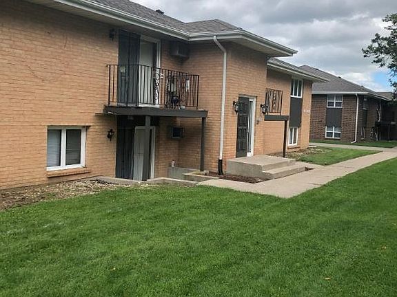 4th image of 4544 Governors Dr APT 7