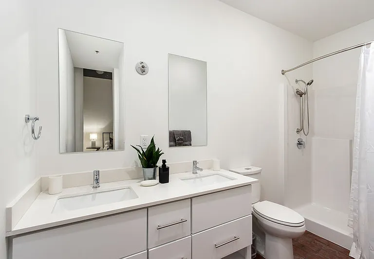 1108 E 30th St #202 — Photo 5