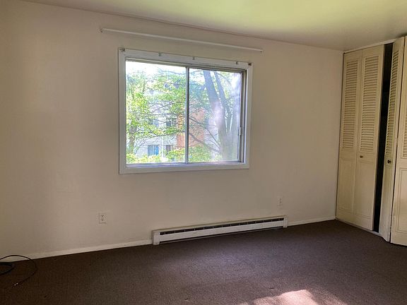 Bright bedroom with two closet!!