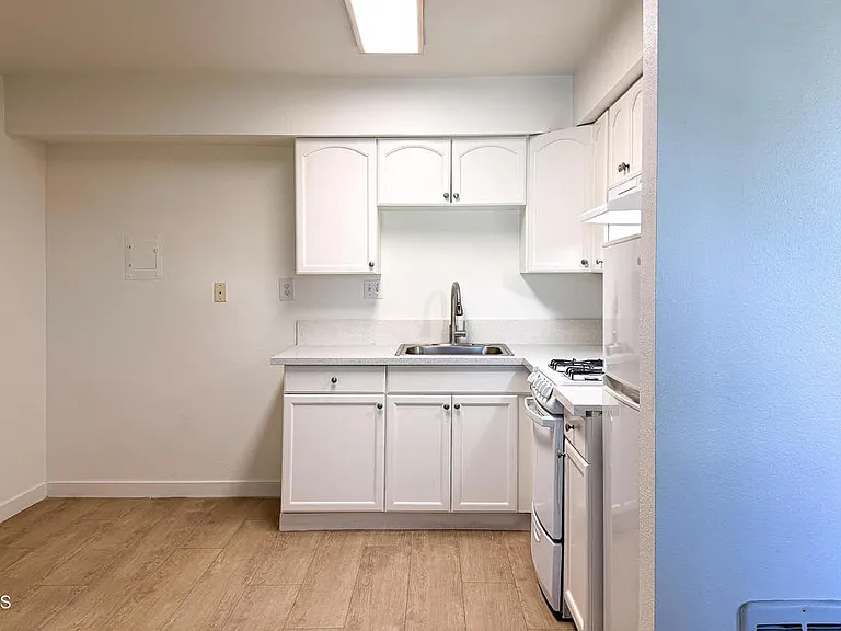 3901 S Saviers Rd #1 — Photo 12