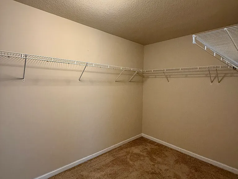2532 Raspberry Ln — Photo 6