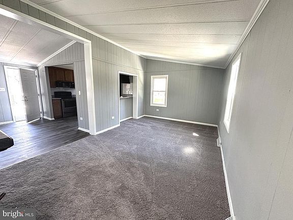 4th image of 7234 Race Rd