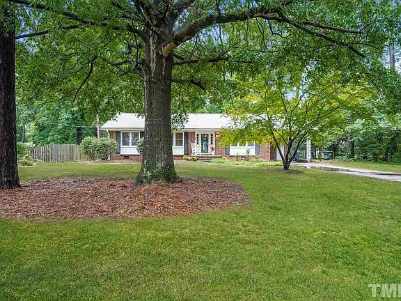 5th image of 1910 Dartmouth Dr