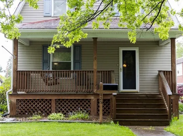 425 Bessemer Ave, Grove City, PA 16127
