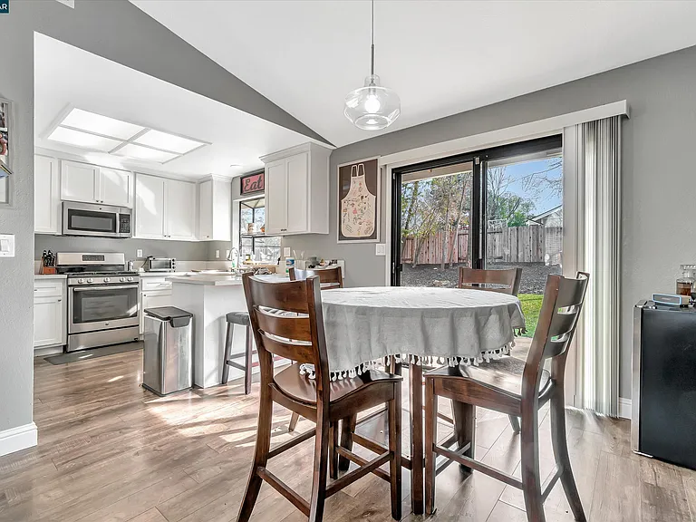 1060 Saint Andrews Dr — Photo 15