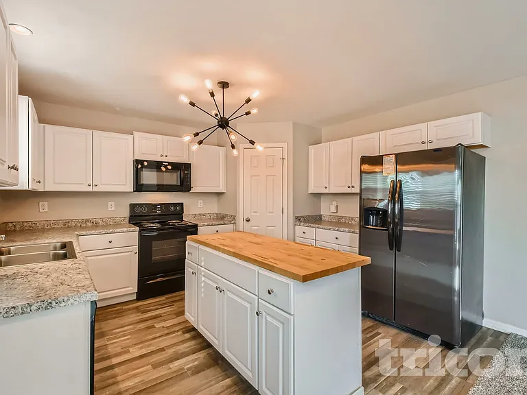 227 W Watson Ct — Photo 17
