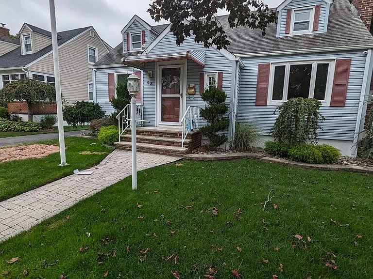 43 Swarthmore Rd — Photo 2