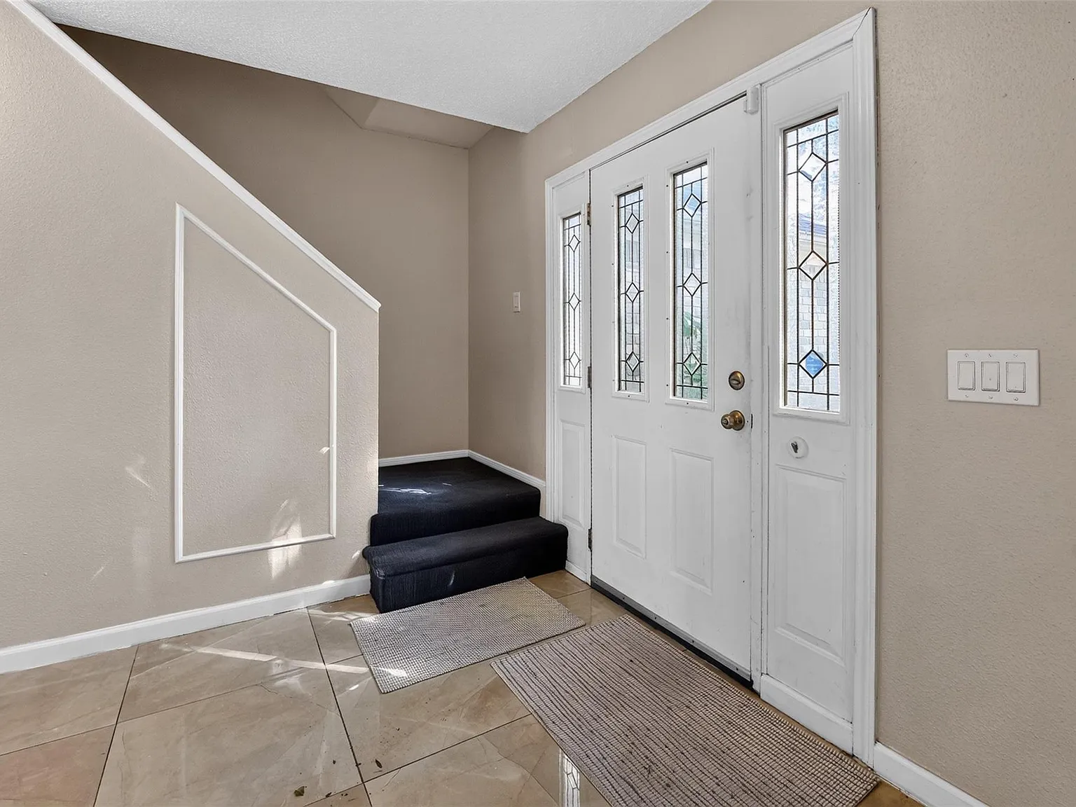 4 bed, 2.5 bath, 2376 sqft, $2,200 — Photo 4