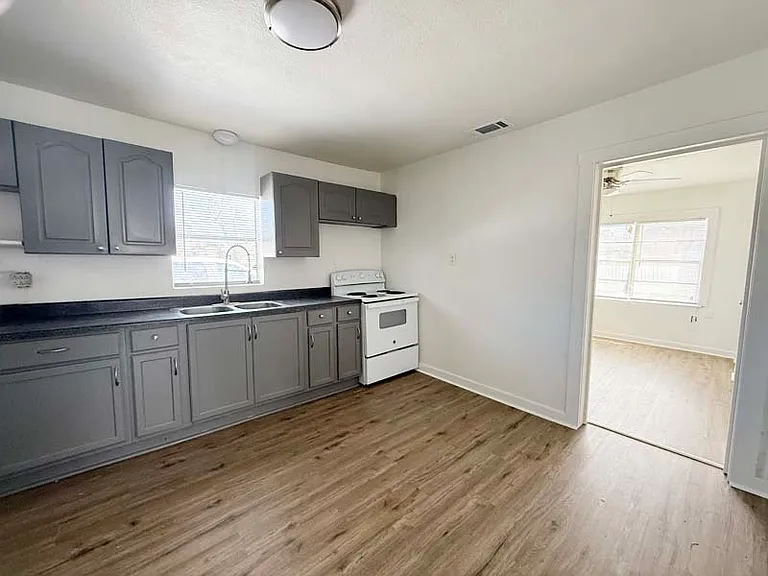 205 N 18th St — Photo 1