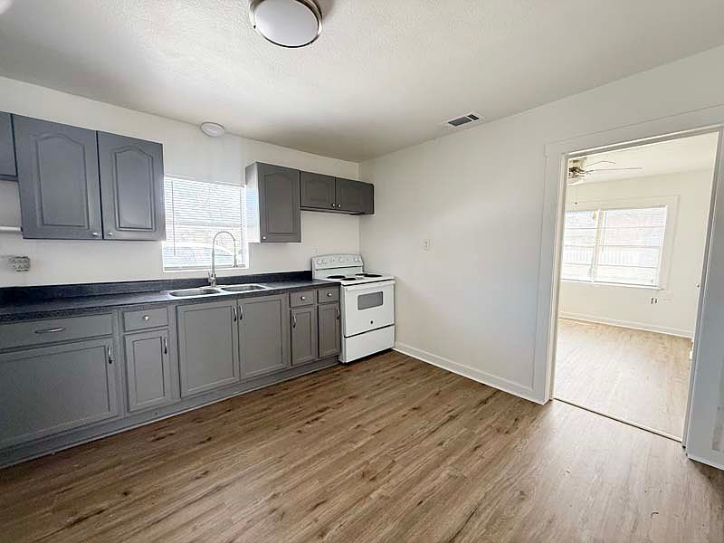 1st image of 205 N 18th St