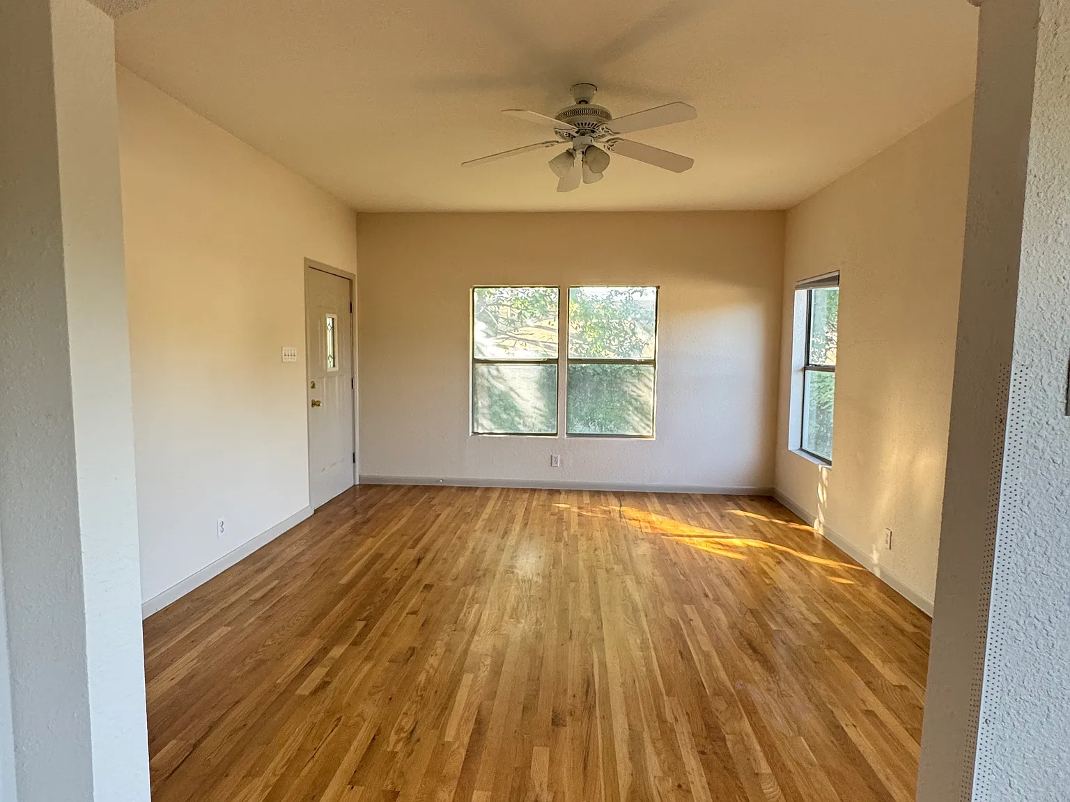 709 E. Elmira St. — Photo 1