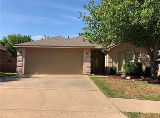 1010 Woodall Dr, Cedar Hill, TX 75104