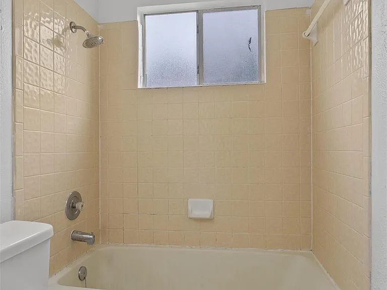 701 Riverwood Dr — Photo 28