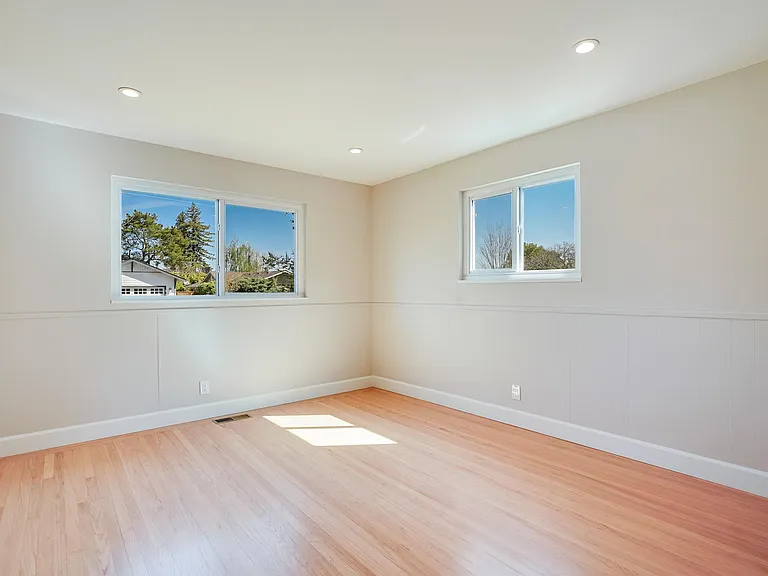 1490 Holt Ave — Photo 23