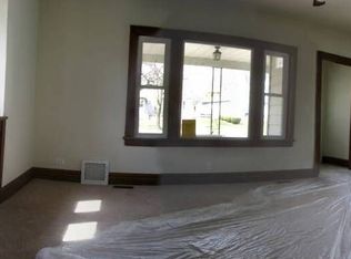 163 Jewett St, Elgin, IL 60123