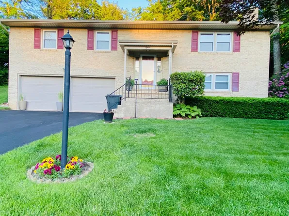 15 Bittersweet Dr, Hagerstown, MD 21740