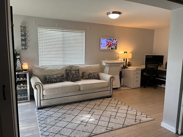 4708 N Miller Rd — Photo 59