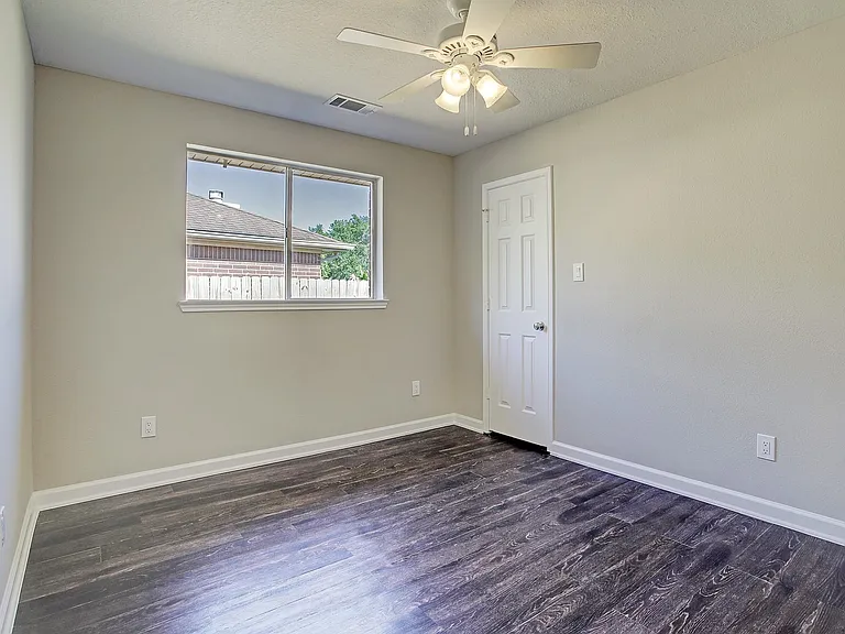 6506 Larissa Cir — Photo 27