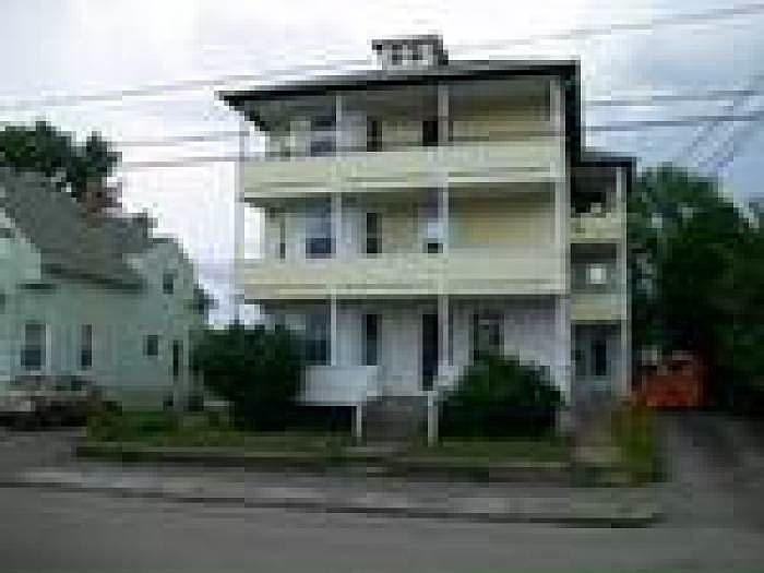 2nd image of 750 Grove St