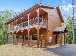 920 Pine Cone Way, Gatlinburg, TN 37738
