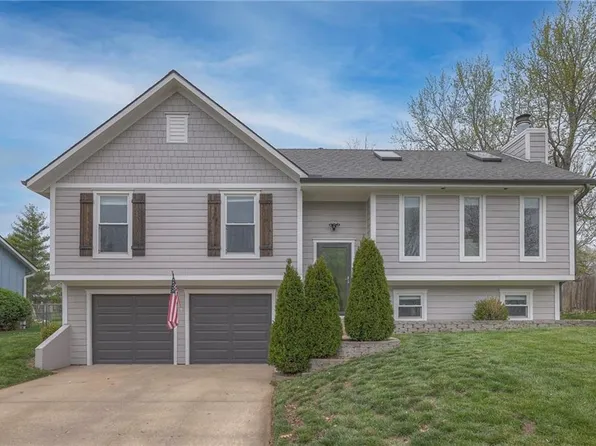 12914 S Seminole Dr, Olathe, KS 66062