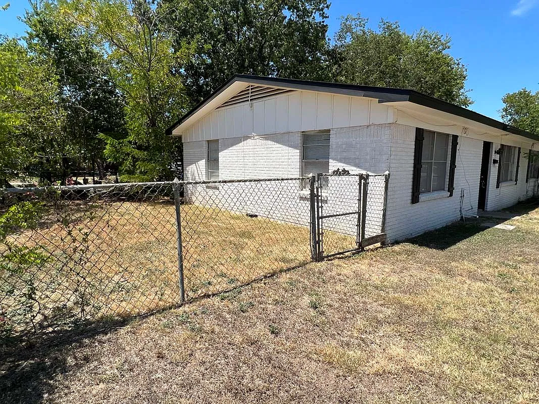2 bed, 912 sqft, $875 — Photo 2
