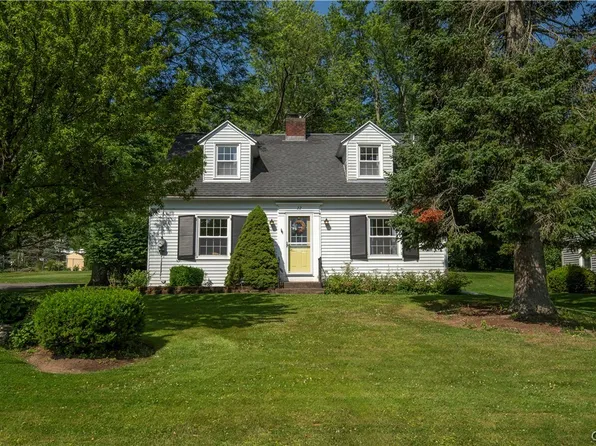 22 Winmar Cres, New Hartford, NY 13413