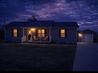 383 Strawberry Dr, Winchester, TN 37398