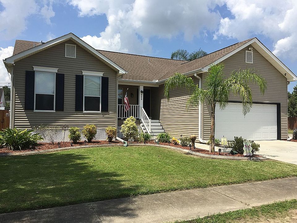 1st image of 202 Nottaway Dr