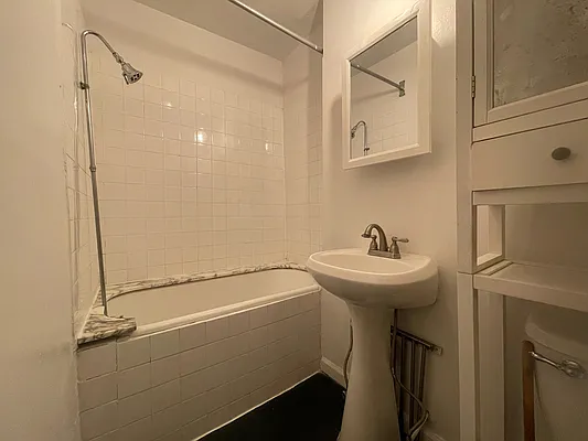 Rented by REAL New York | media 18