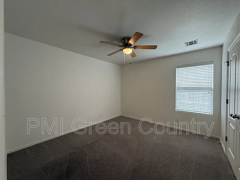 4040 W 105th St S — Photo 11
