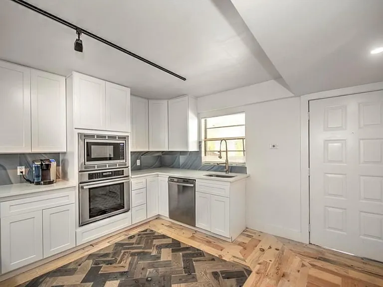 9395 Pennsylvania Ave #9 — Photo 10