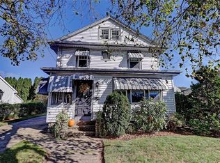 9 Overhill Dr, West Warwick, RI 02893