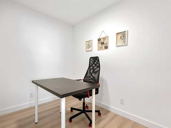 5th image of 123 4th St NE #405