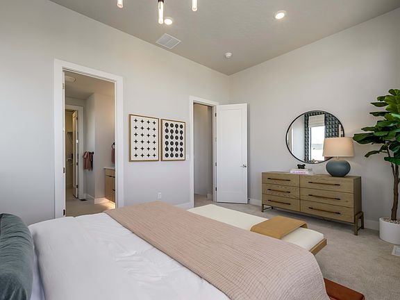 1986 E Wilshire Road