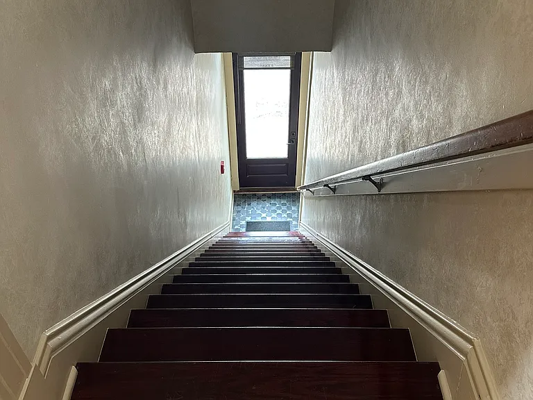 129 S Batavia Ave #2EAST — Photo 5