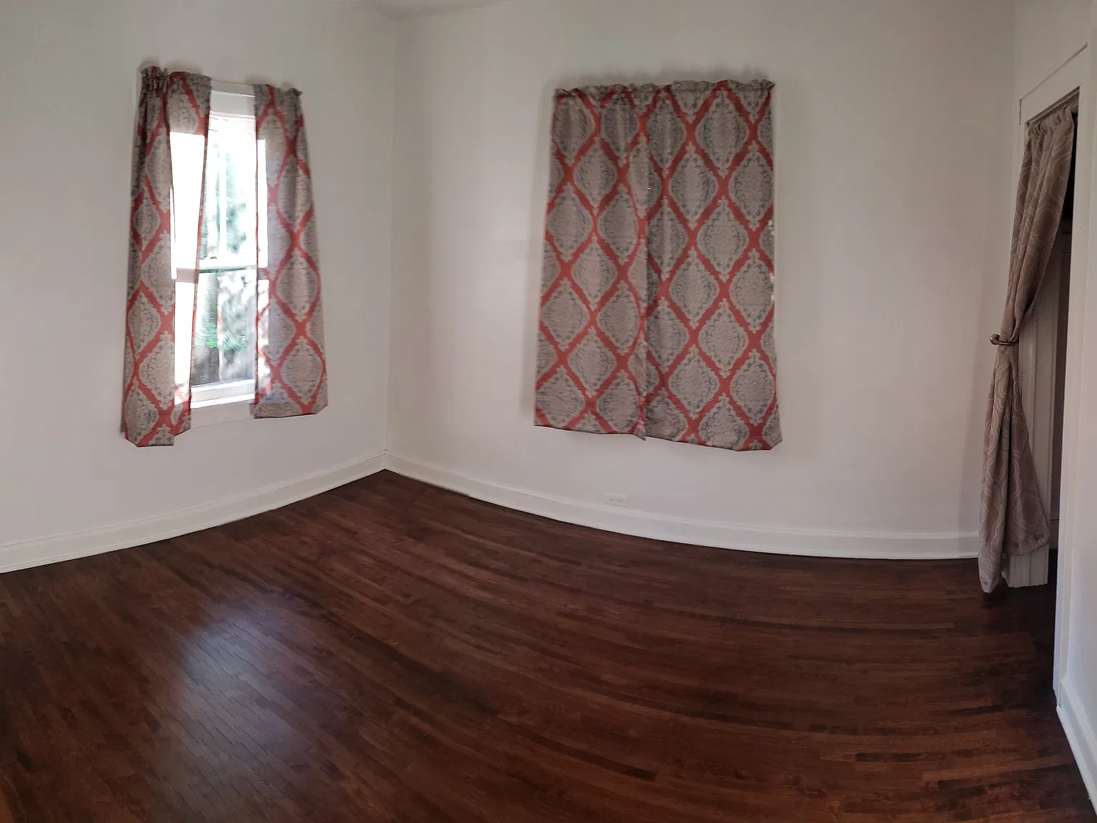 4 bed, 1800 sqft, $2,550 — Photo 3