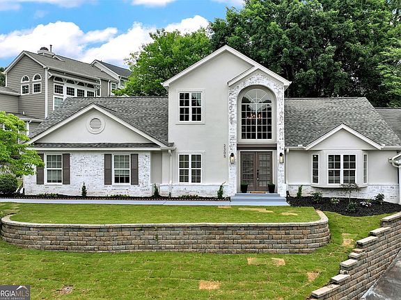 4th image of 2305 Goodwood Blvd SE