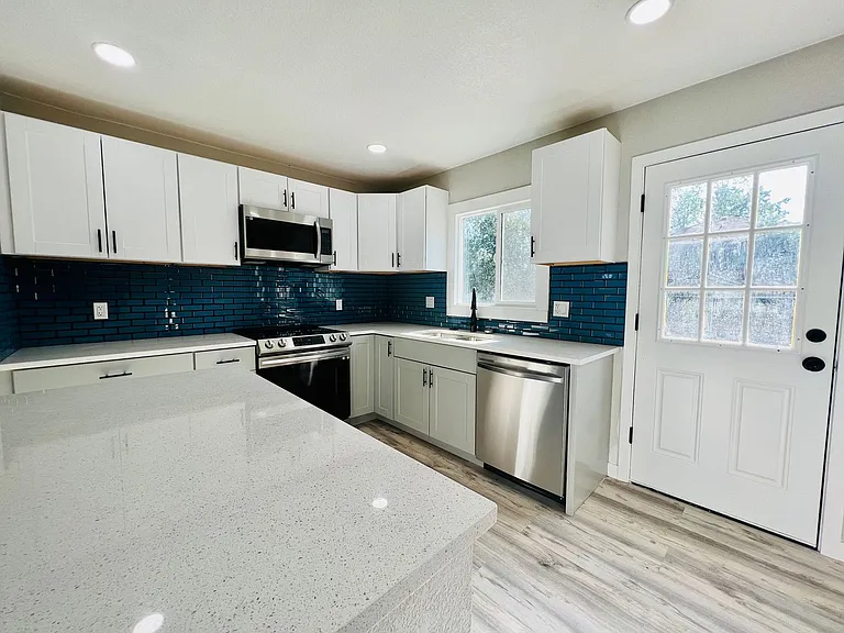 702 S Wolcott Ct — Photo 11