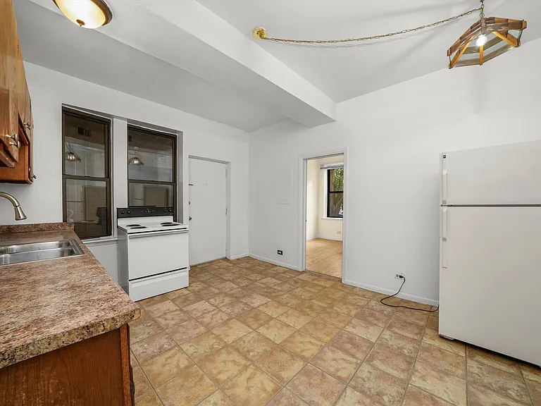 2319 N. Kedzie LP — Photo 30