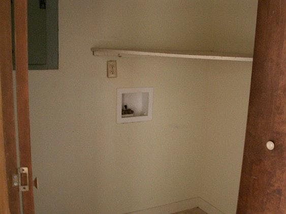 Laundry closet hookups