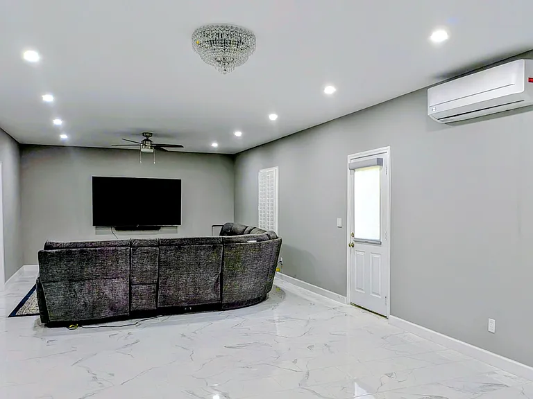 5542 Addison Woods Pl S — Photo 23