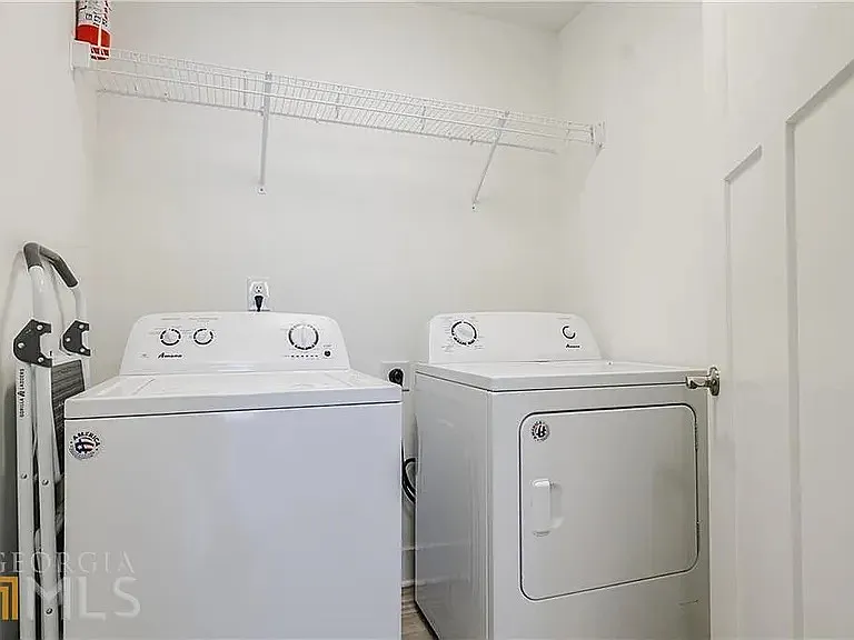 2573 Joyce Ave — Photo 21