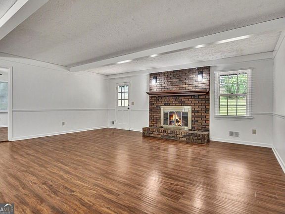 4th image of 279 Heck Rd NE