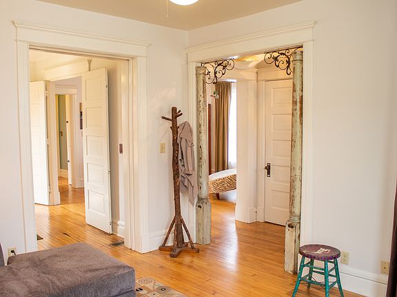 4th image of 423 Market St #1