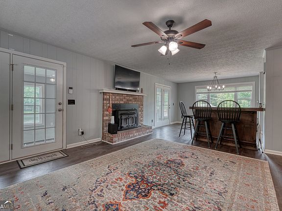 5th image of 497 Hidden Lake Rd