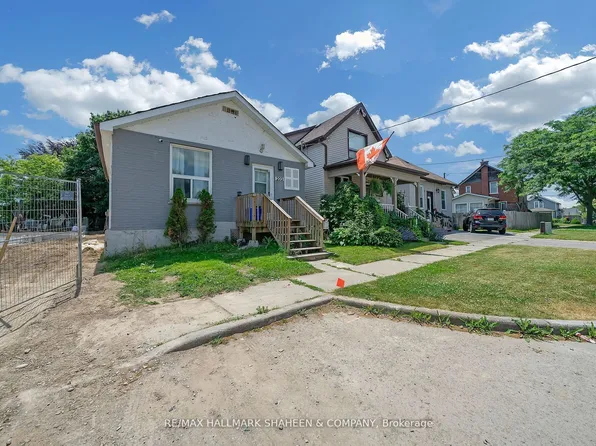 203 Quebec St, Oshawa, ON L1J 1X9