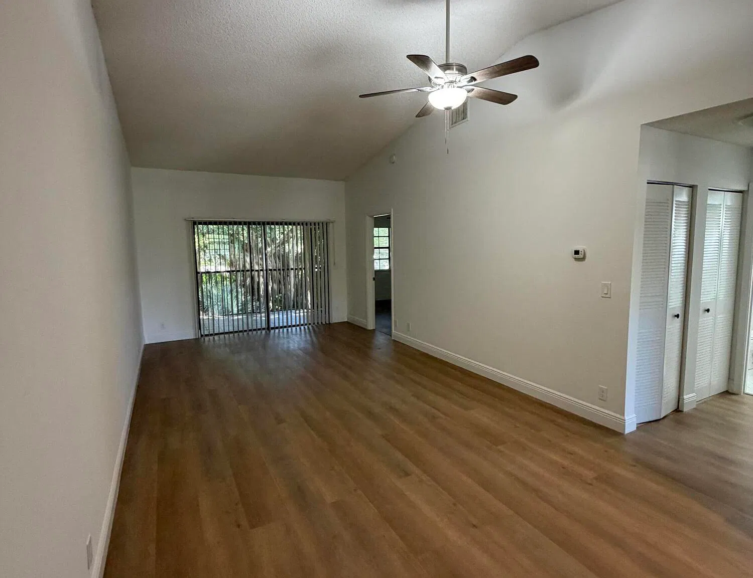 2 bed, 2.0 bath, 938 sqft, $2,500 — Photo 3